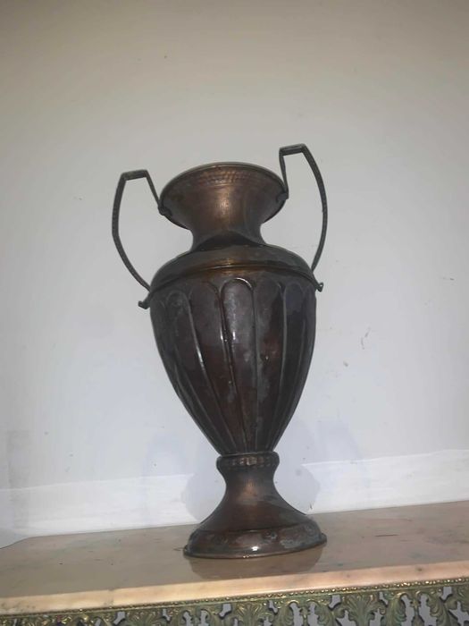 Suport de umbrele sub forma de cupa din cupru