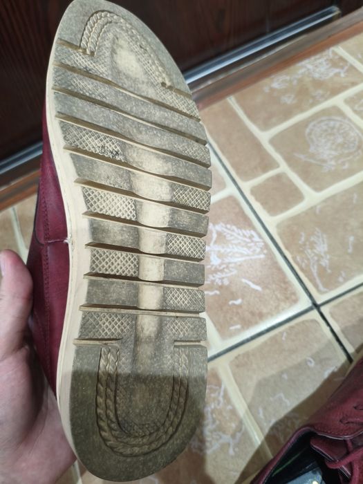 Продается макасины бардовые носили 1 месяц