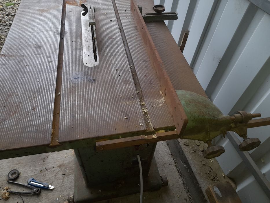 Circular cu masa reglabila si freza marca frommia