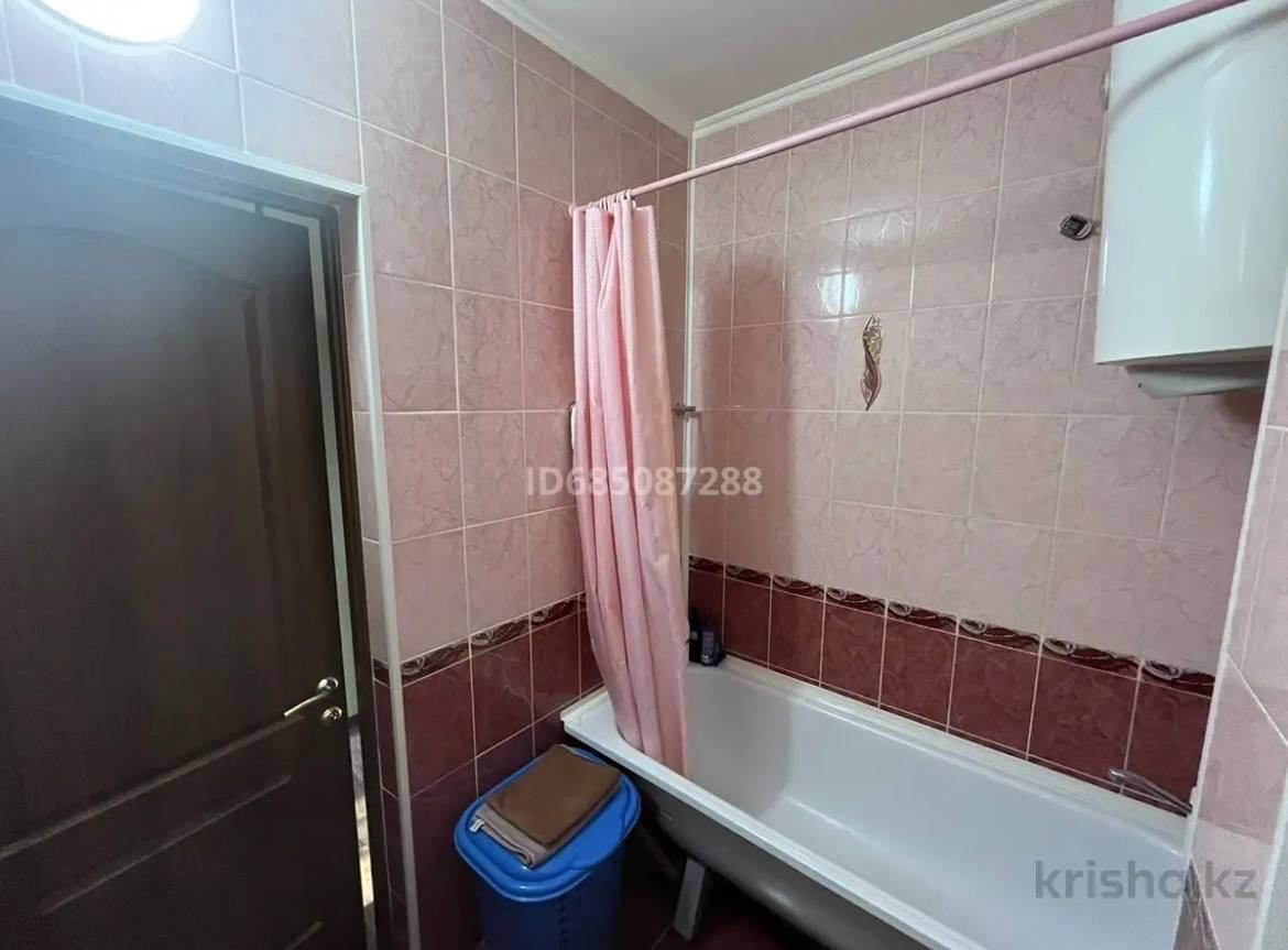 Срочно! Продается 2х комн квартира  в центре г.Абай!