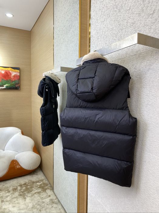 Vesta M.o.n.c.l.e.r Calitate Premium