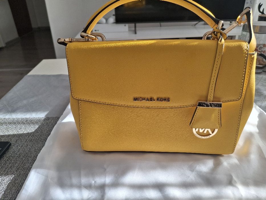 Poșetă Michael Kors,  purtata o singură dată, stare impecabila, 25 cm