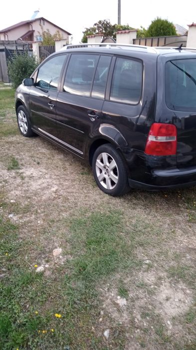 Vând vw Touran 2005