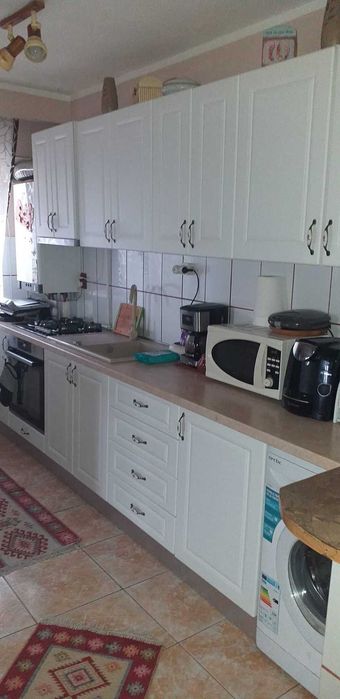 Primesc in gazda la apartament