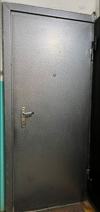 Дверь входная металлическая