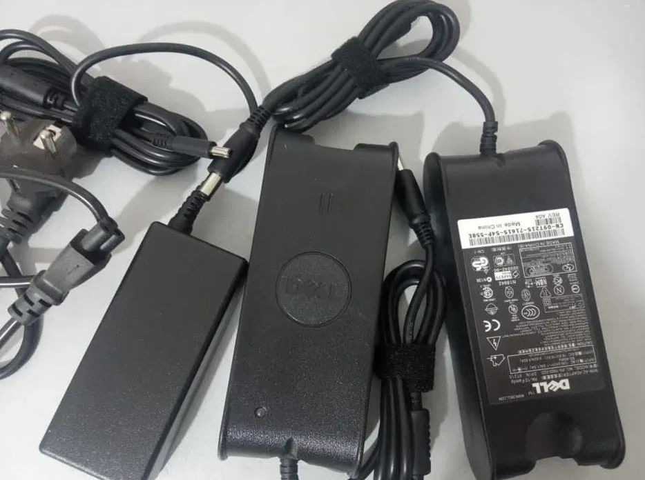 на DELL зарядка ноутбука, блок питания