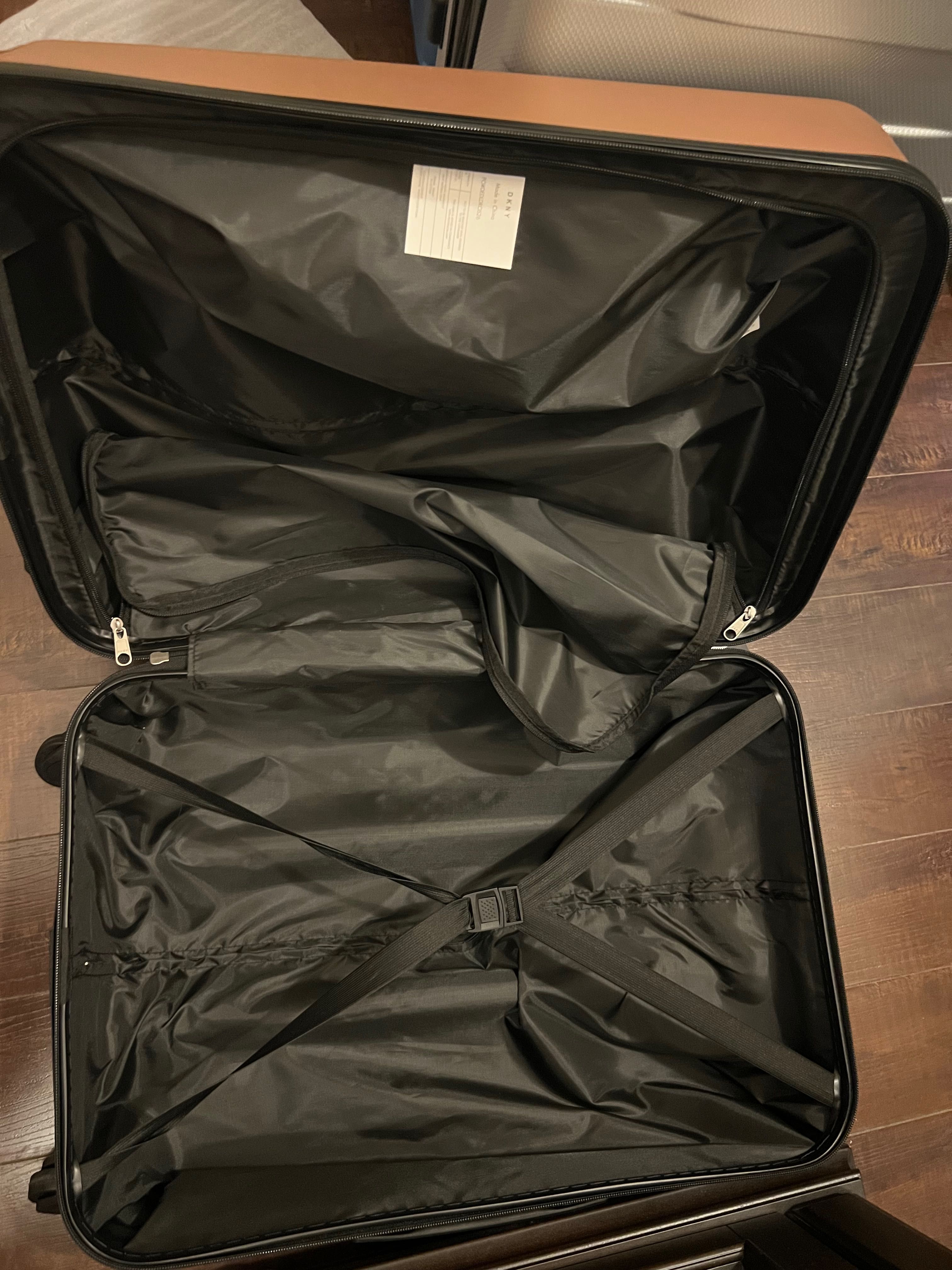 Среден куфар DKNY от Сащ