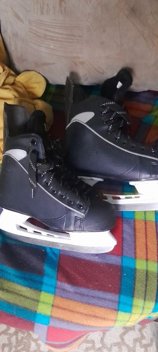 Продаются коньки.