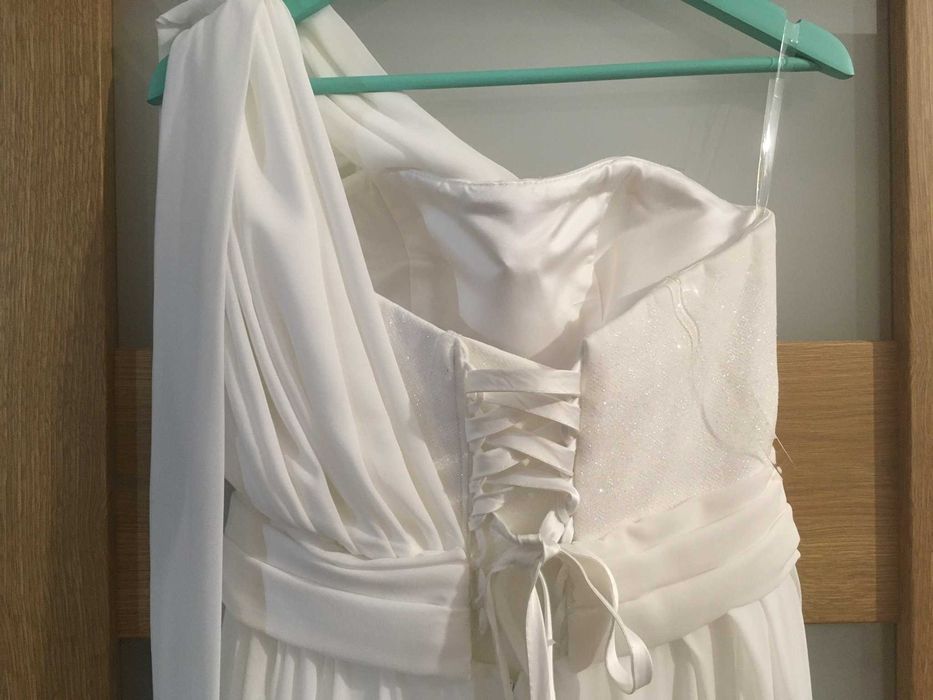 Vand rochie mireasa