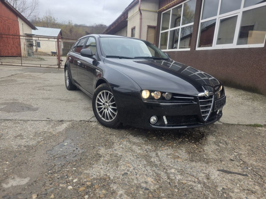 Vând Alfa Romeo 159