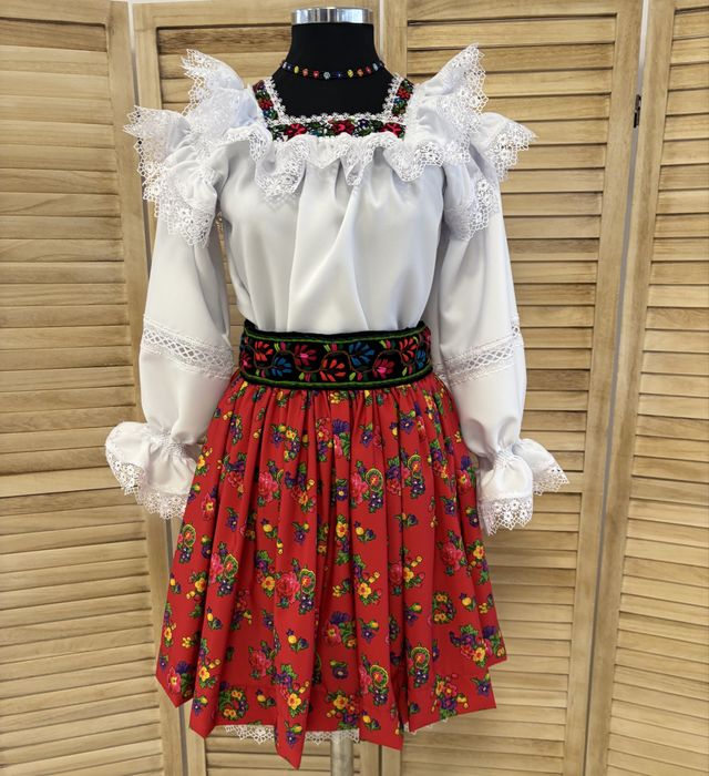 Costum poular de Maramures pentru femei