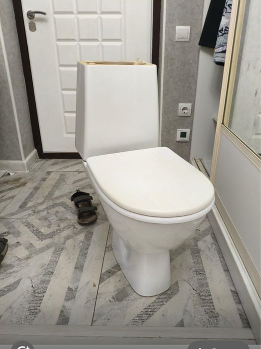 Сантехника б/у унитаз без крышки, рабочий самовывоз