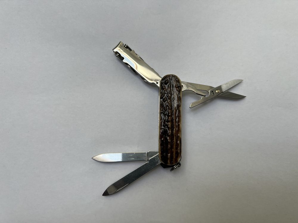 Briceag de buzunar Victorinox CORN DE CERB hand made