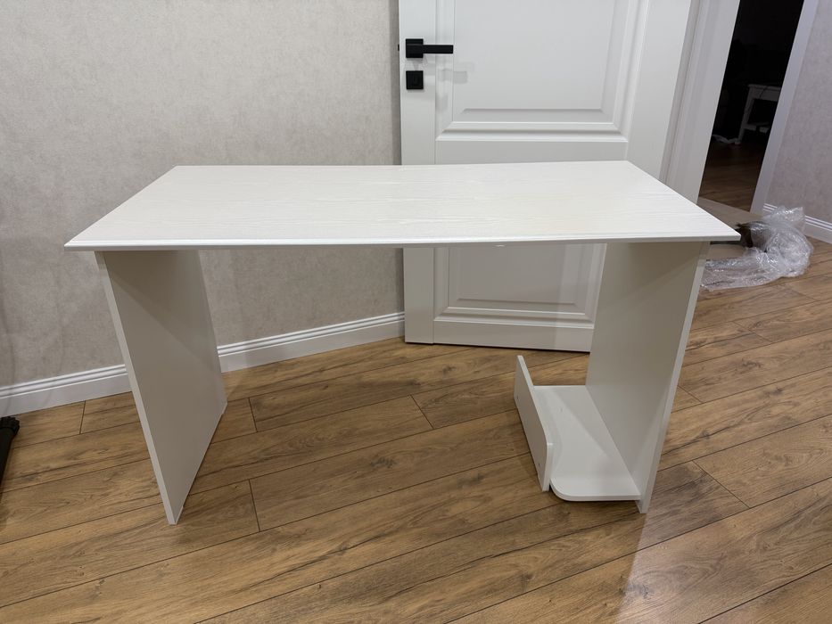 Стол компьютерный