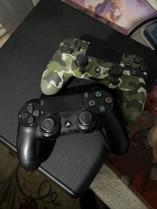 PS 4 slim, 1tb, 2 джостика и с 11 играми