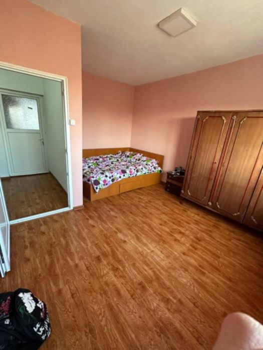 Vând apartament 3 camere