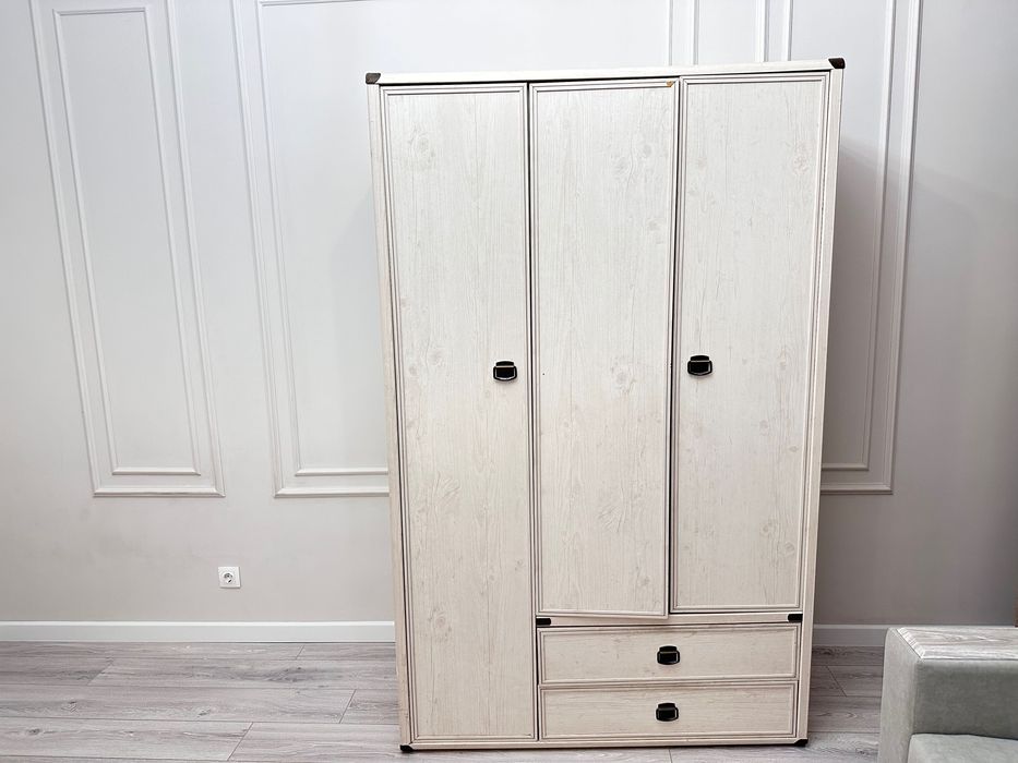 Шкаф для одежды ,спальни