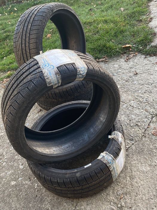 Vând set cauciucuri de iarnă Pirelli sottozero 245/30/R20 și 275/30/20