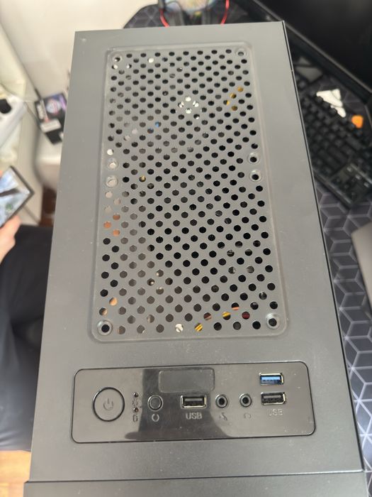 Pc gaming procesor I5 11400f placa video 1650 4gb 16gb ram