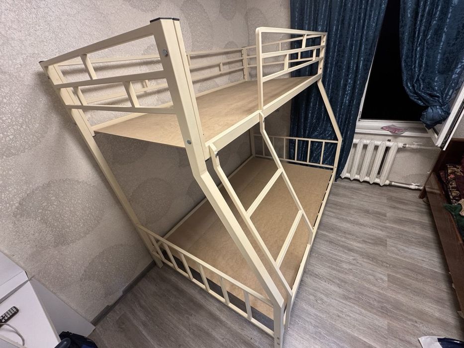 АКЦИЯ. Двухъярусная кровать металлическая.