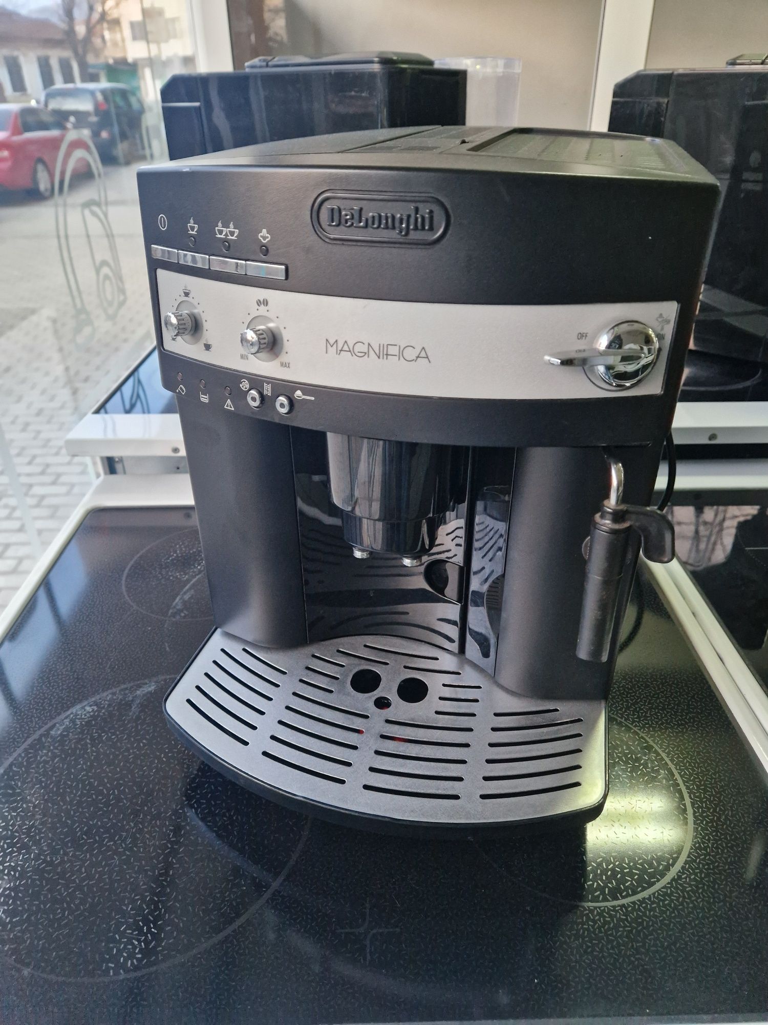 Кафемашина робот Delonghi Magnifica