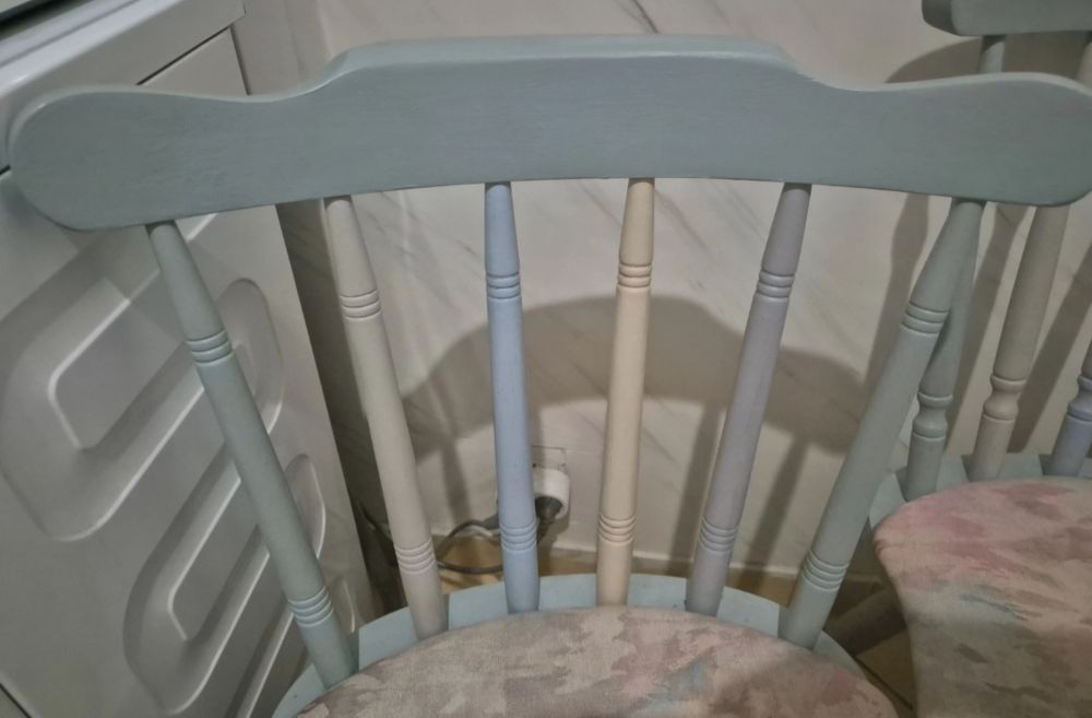 Set scaune lemn masiv și masa,