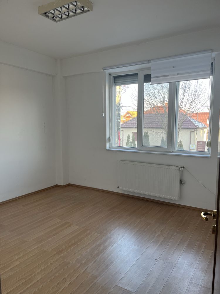 Vand apartament spatios pe str. H. Ibsen