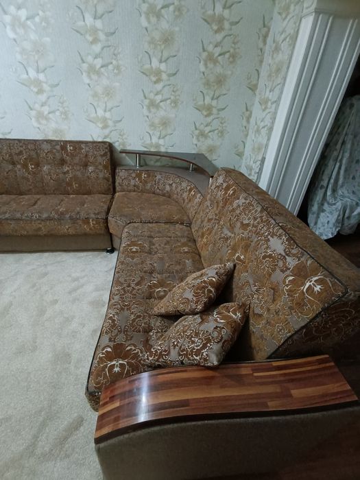 Диван уголок раскладной в хорошем состоянии продам