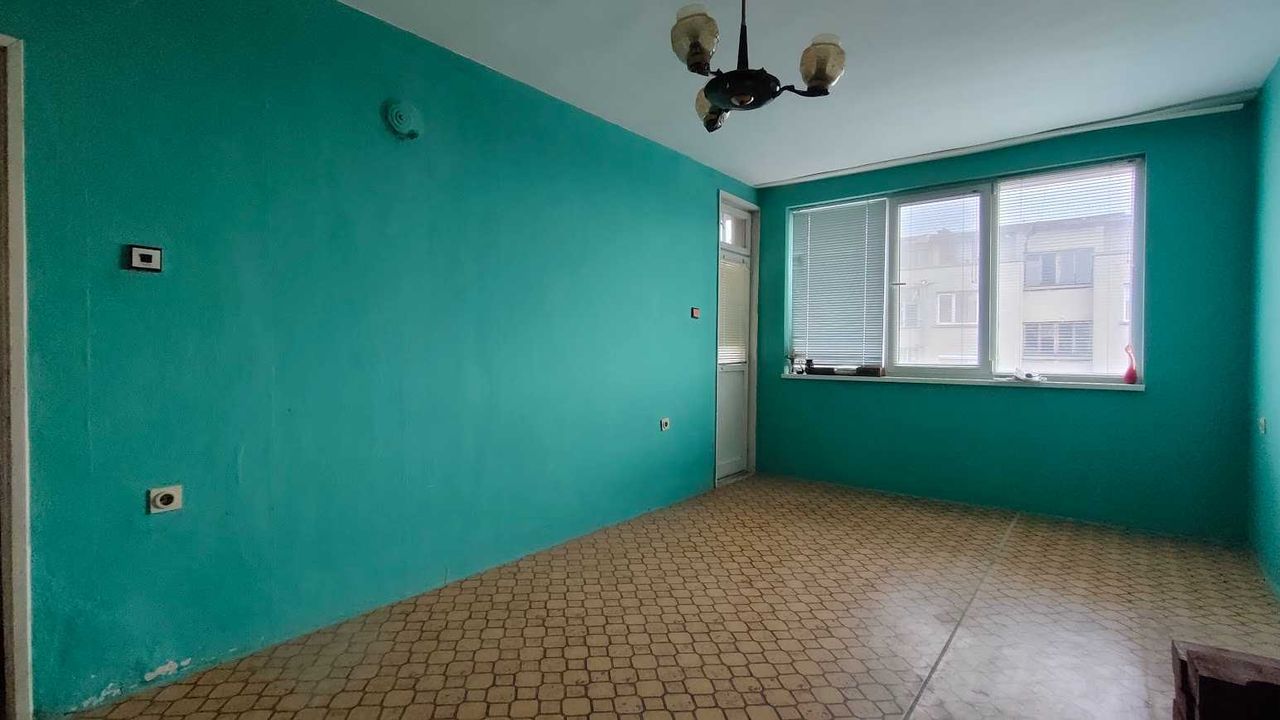 Продава се Четиристаен апартамент в Айтос - 93 кв.м за 823 €/кв.м - Снимка #3