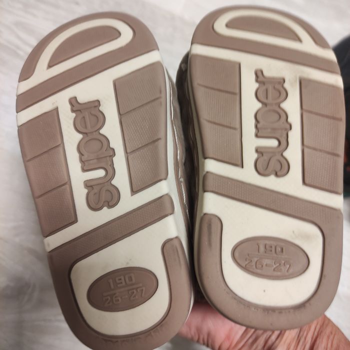 Детская обувь  26-27 размер