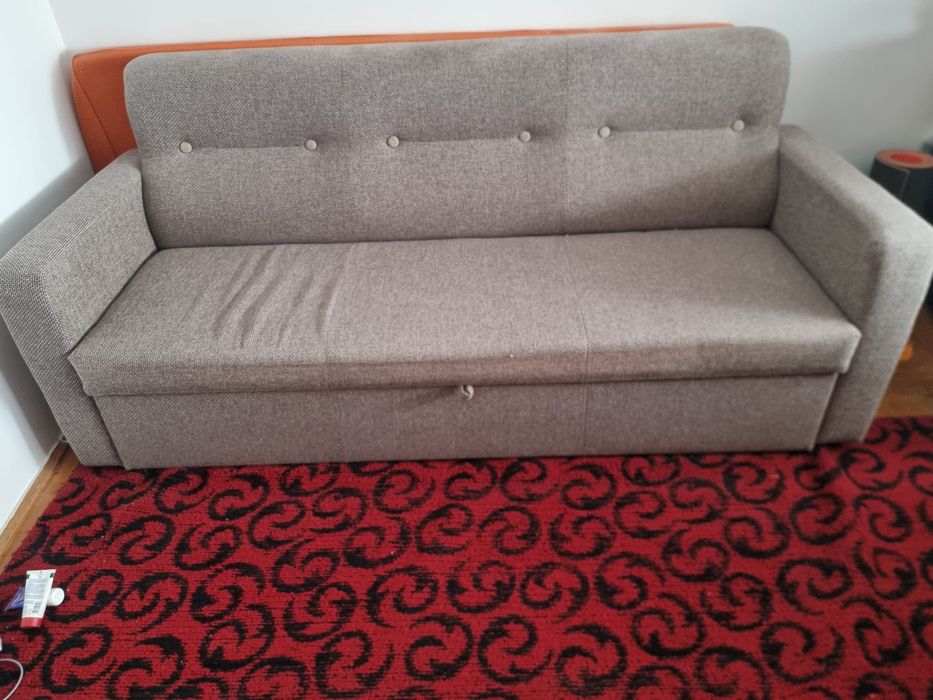 Vând canapea extensibila