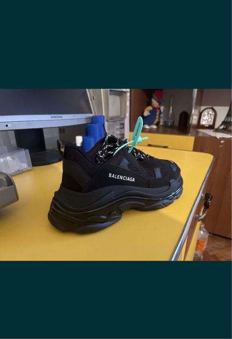 Adidasi Balenciaga Triple s
