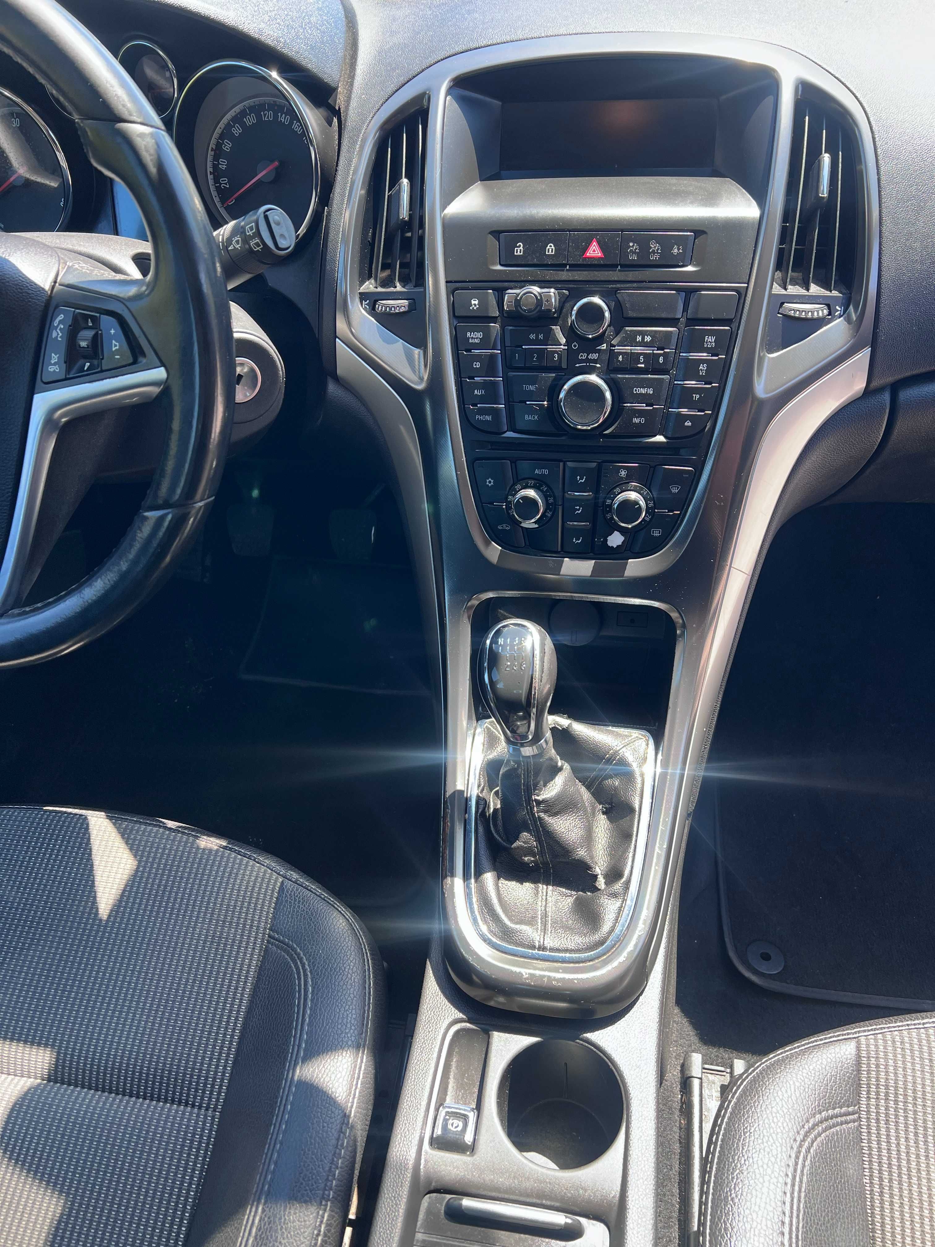 Opel Astra J 1.7 CDTI 110 к.с. БАРТЕР Април 2011 г.