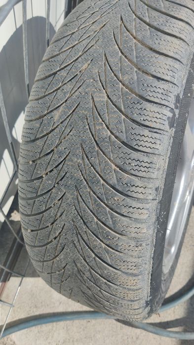 Vant 2 cauciucuri 185/60 R14 all season / iarna
