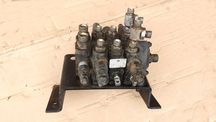Distribuitor hidraulic cupa fata buldoexcavator 25/611100-1, JCB 2CX 3
