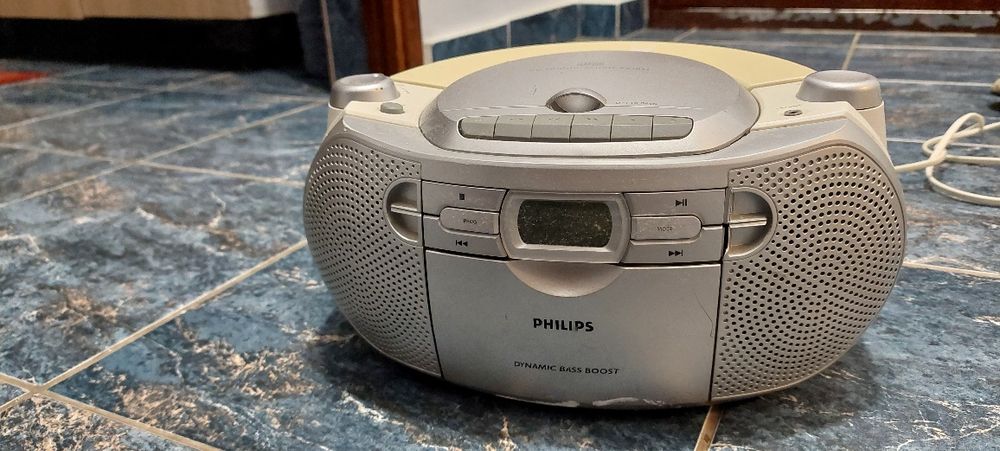 Radio casetofon Philips AZ 1027