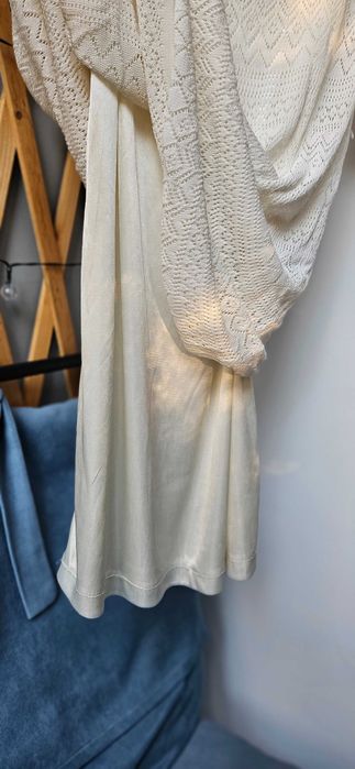 Rochie midi din țesătură subțire, decolteu rotund, mânecă scurtă, S-M