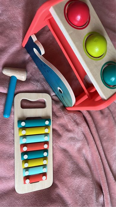 Banc cu ciocan, bile si xilofon din lemn BToys