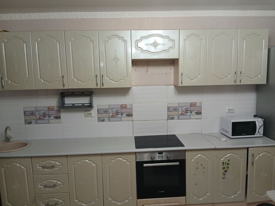 Продам мебель диван, кух., спальный стенка и прихожая