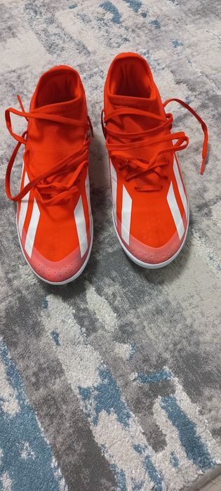 Ghete de fotbal sintetic