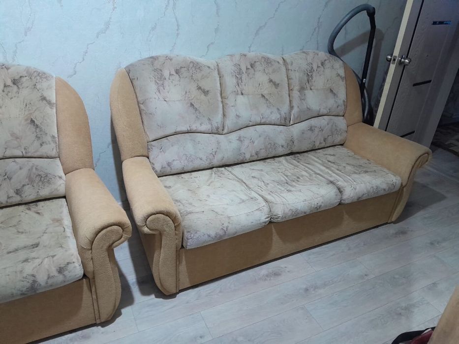 Продам диван тройка