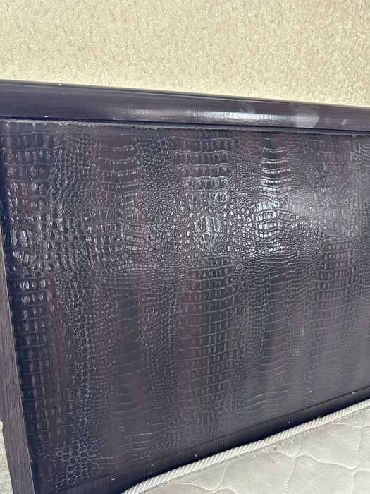 Продам двухспальную кровать