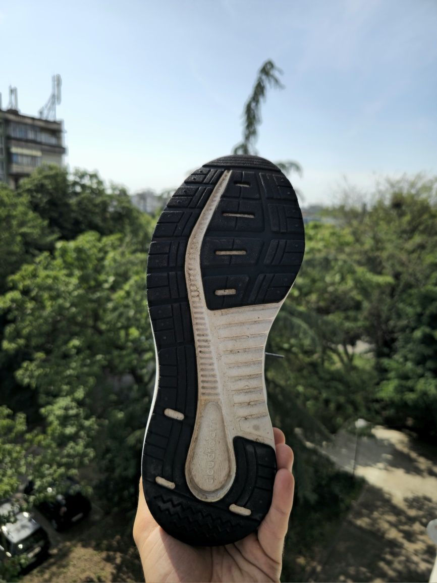 Обувки Adidas ART FW5717 – Размер 42⅔
Предлагам оригинални мъжки обувк
