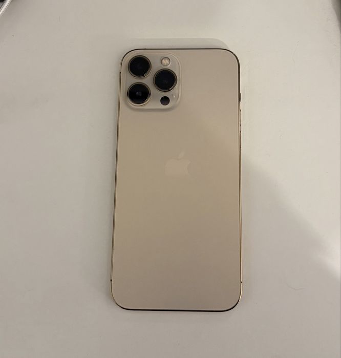 Продавам iPhone 13 pro max 256 gb