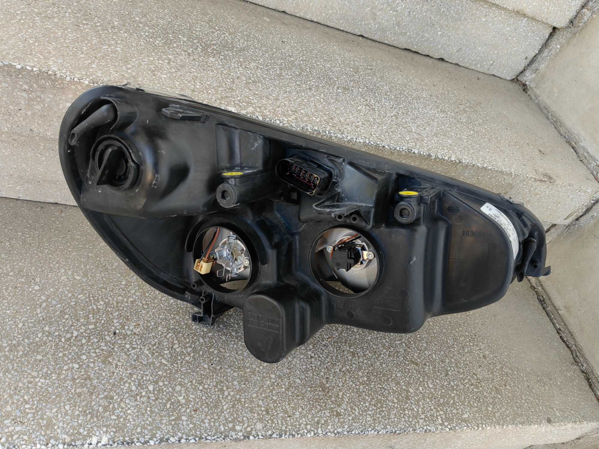 Фарове Ford S-Max 2010-15г./ Фарове Форд С Макс Оригинални