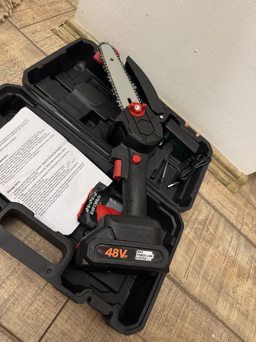 Mini Fierestrau Electric