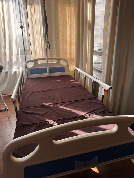 Медицинская кровать