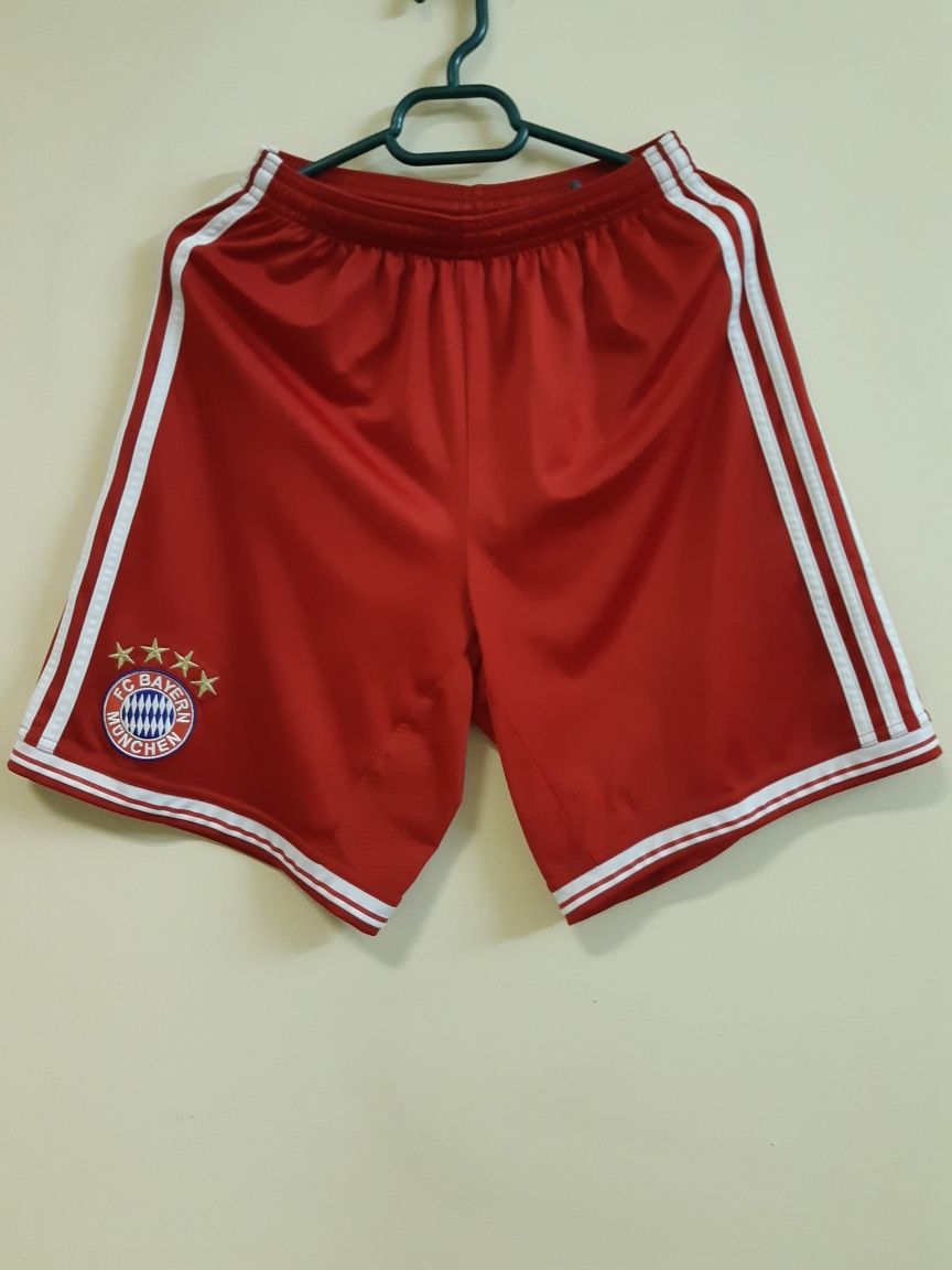 Pantaloni scurti Bayern München/ copii 15-16 ani