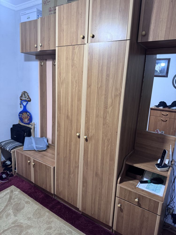 Прихожая б/у в хорошем состоянии