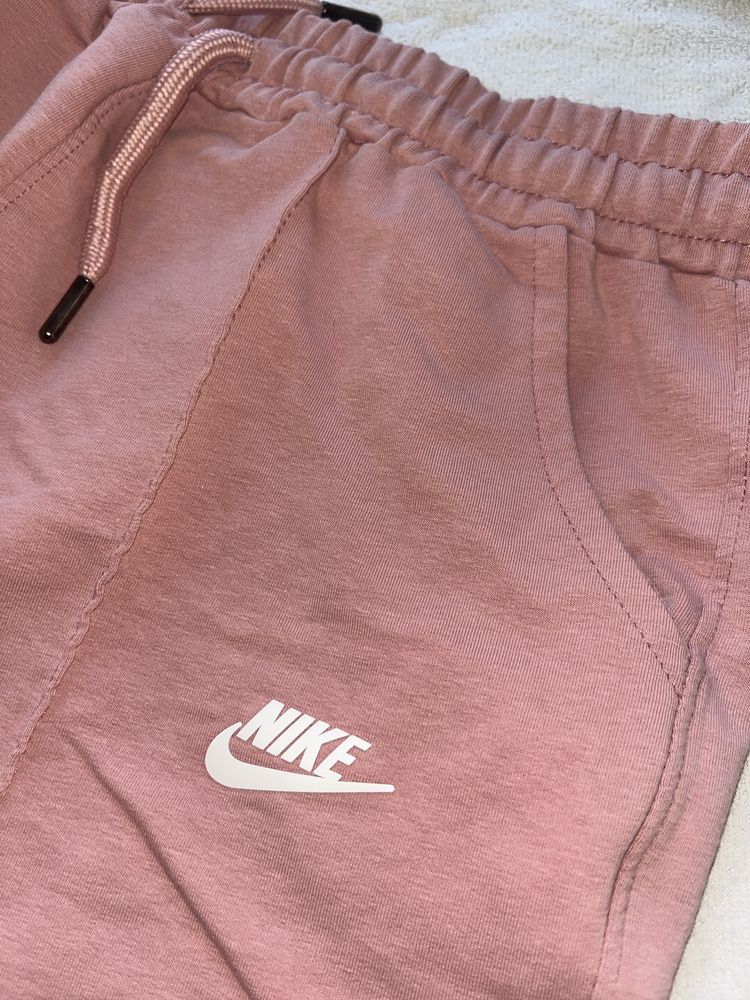Дамски шорти Nike